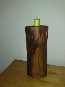 Kerzenhalter mit Hundegesicht  